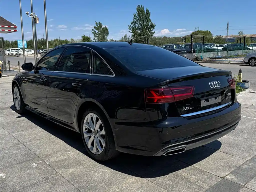 Audi A6L 2018 30th Anniversary 35 TFSI Fashion фото 6