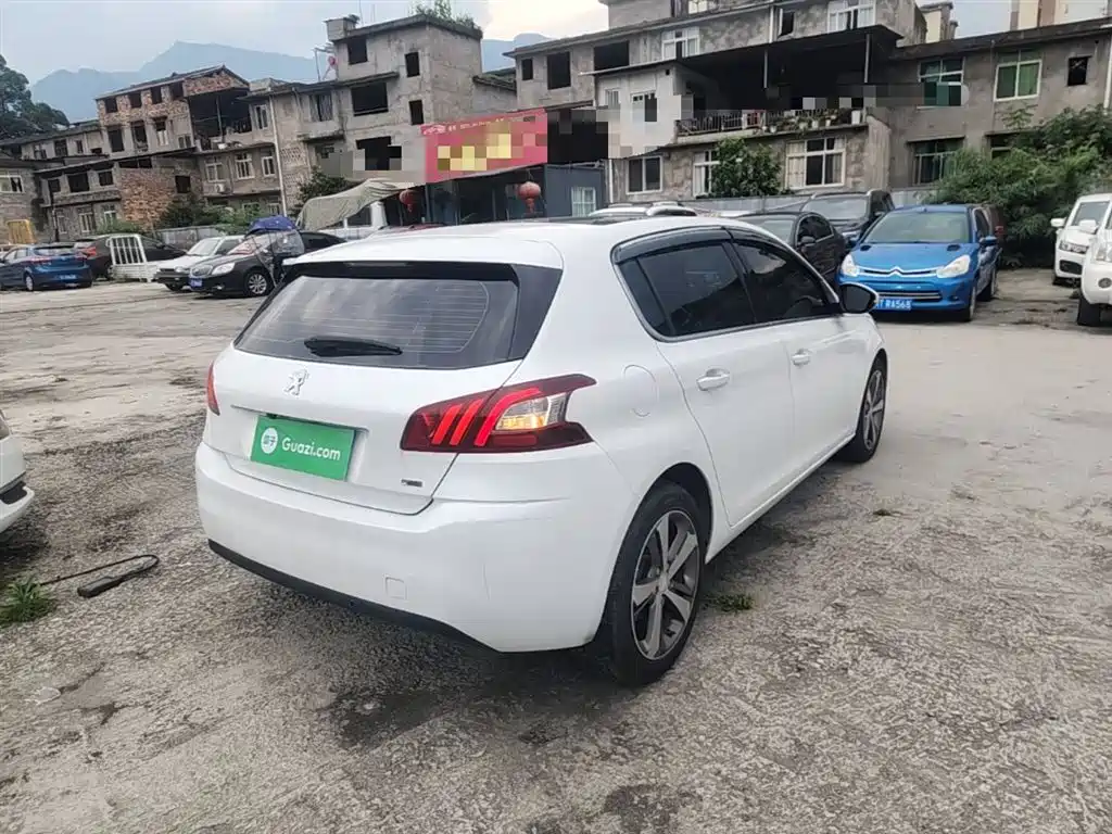 Peugeot 308S 2015 1.2T Auto Dynamic Edition фото 7