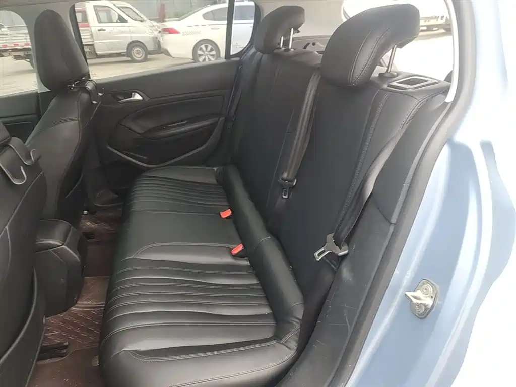 Peugeot 308S 2015 1.2T Auto Dynamic Edition фото 17