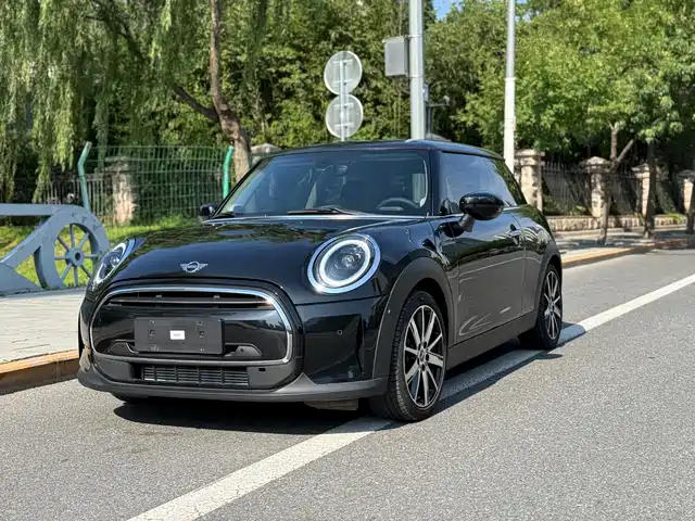 Mini MINI 1.5T COOPER, King's Cross, Специальная