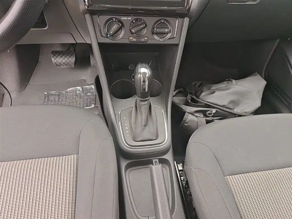 Volkswagen Polo 2018 1.5L Auto Safe Drive фото 14