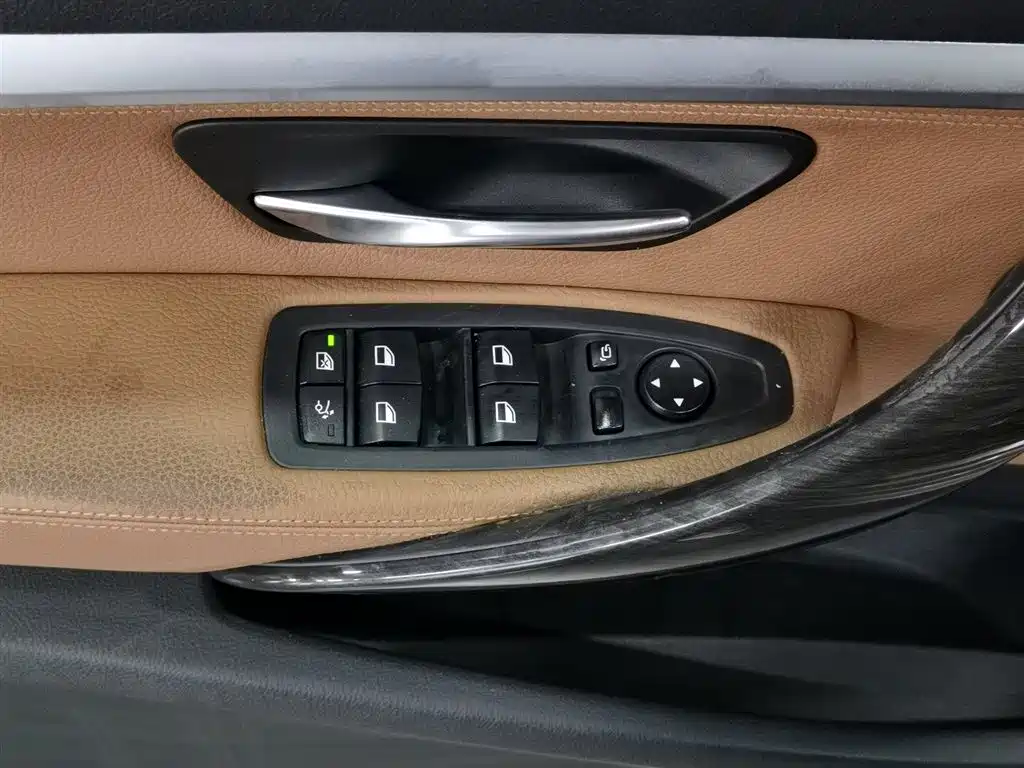 BMW 3 Series GT 2016 320i Design Package фото 9