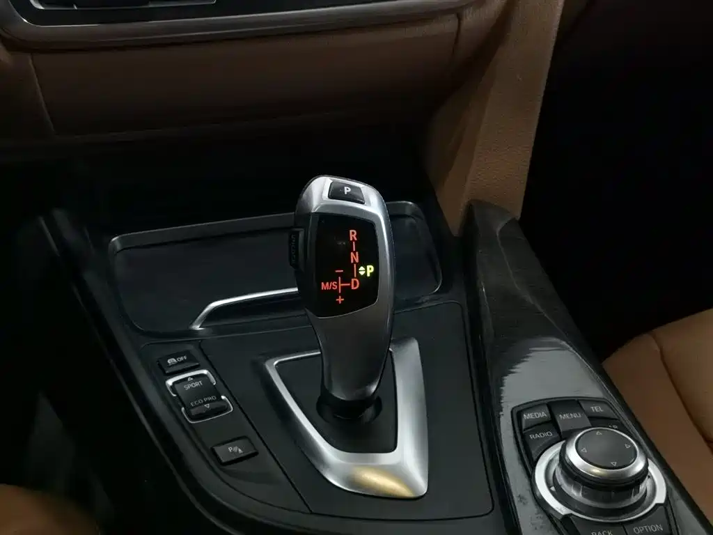 BMW 3 Series GT 2016 320i Design Package фото 13
