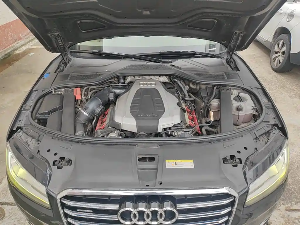 Фото 20 - Audi A8
