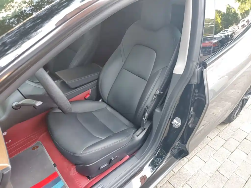 Фото 15 - Tesla Model 3