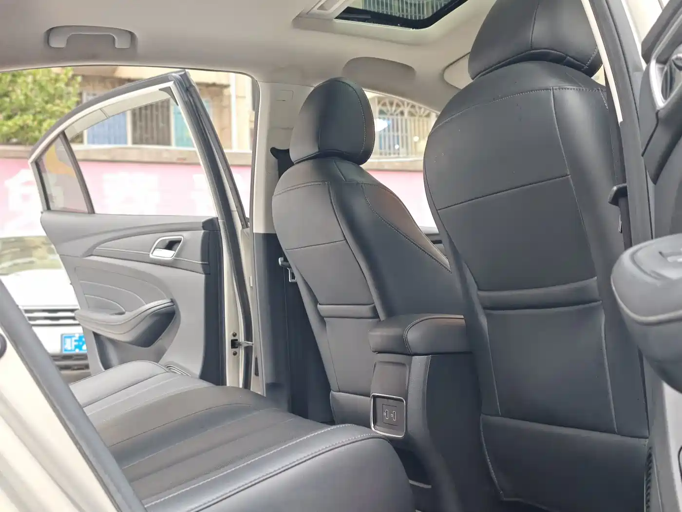 Photo 13 - Roewe i5
