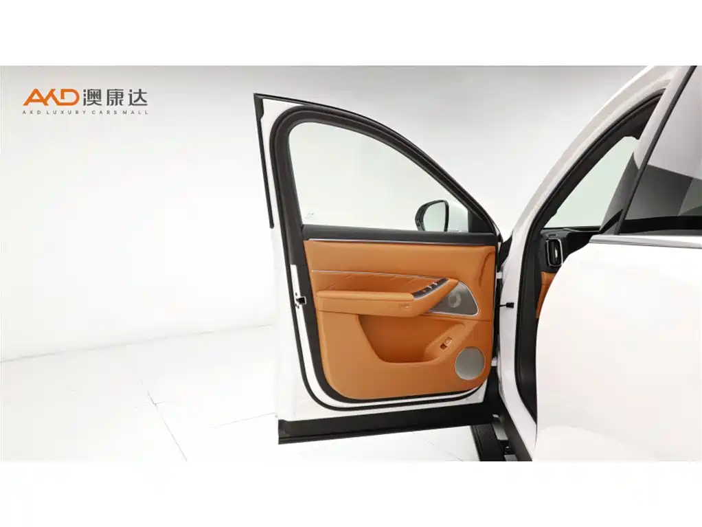 AITO Wenjie AITO M8 2025 Range Extender Max+ Edition 53.4kWh 5-seater фото 10