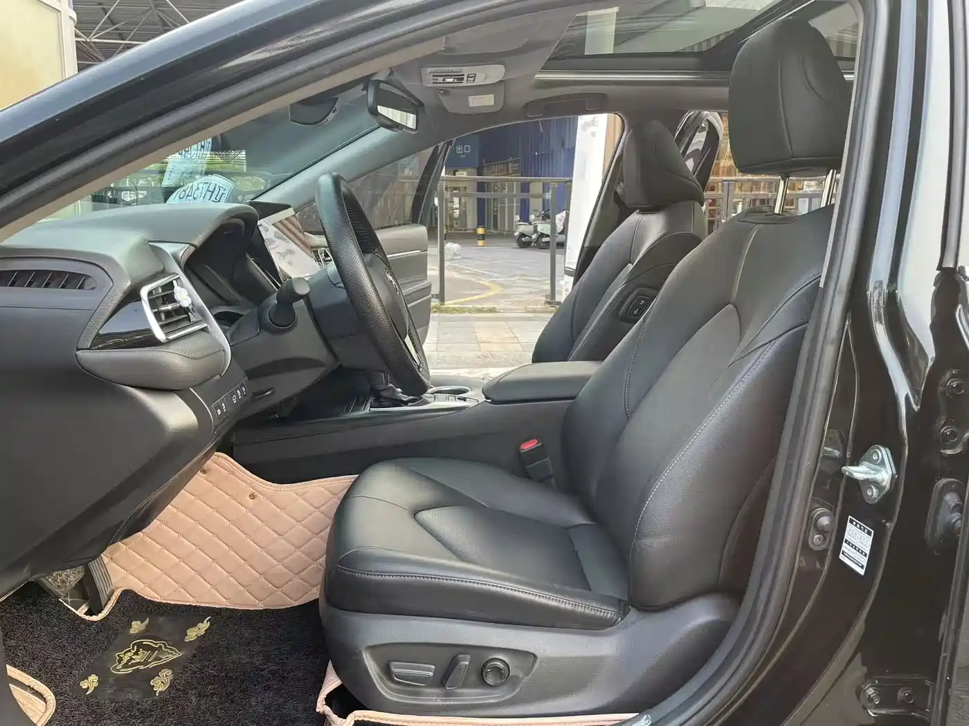 Toyota Camry 2023 2.5G Luxury Edition фото 4