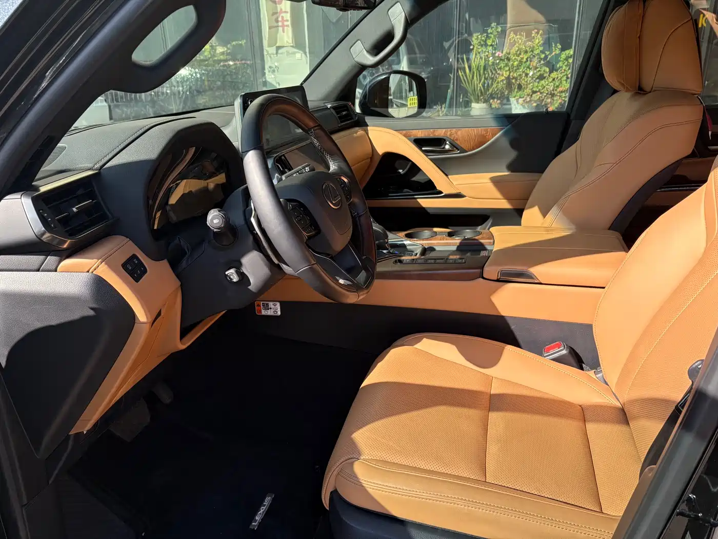 Lexus LX 2025 700h Boundary Edition фото 12