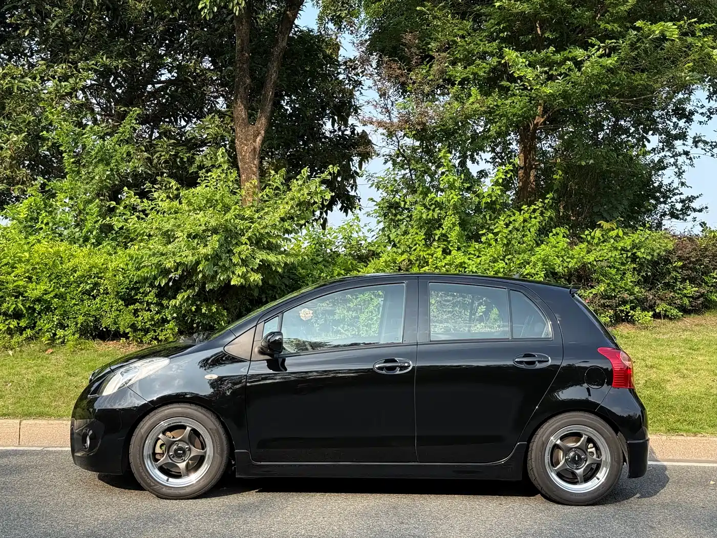 Toyota Yaris 2008 1.6RS Manual Premium Sport Edition фото 3