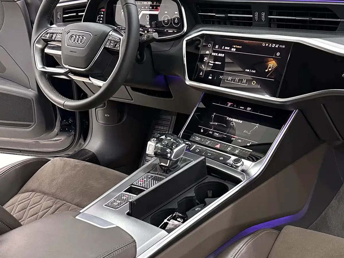 Audi A7L 2024 45TFSI quattro S-line Vision Edition Crystal Package фото 12