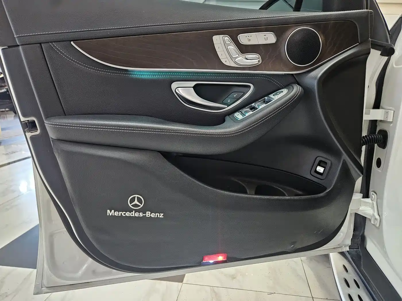 Mercedes-Benz GLC 2020 Facelift GLC 300 L 4MATIC Dynamic фото 5
