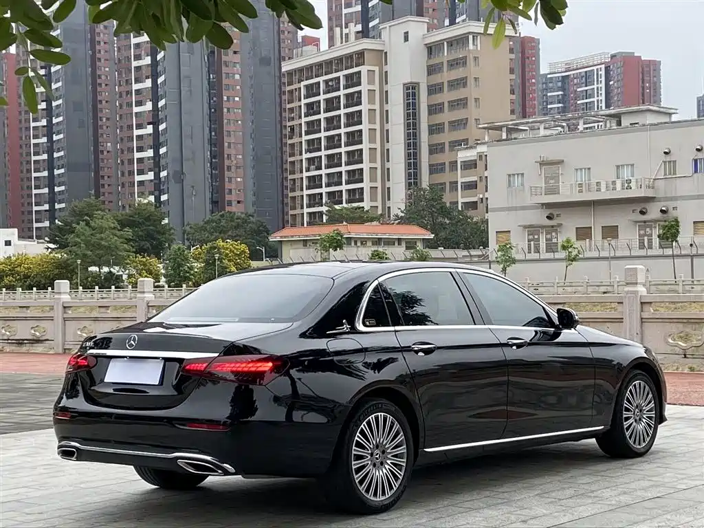 Mercedes-Benz E-Class 2022 E 300 L Fashion фото 9