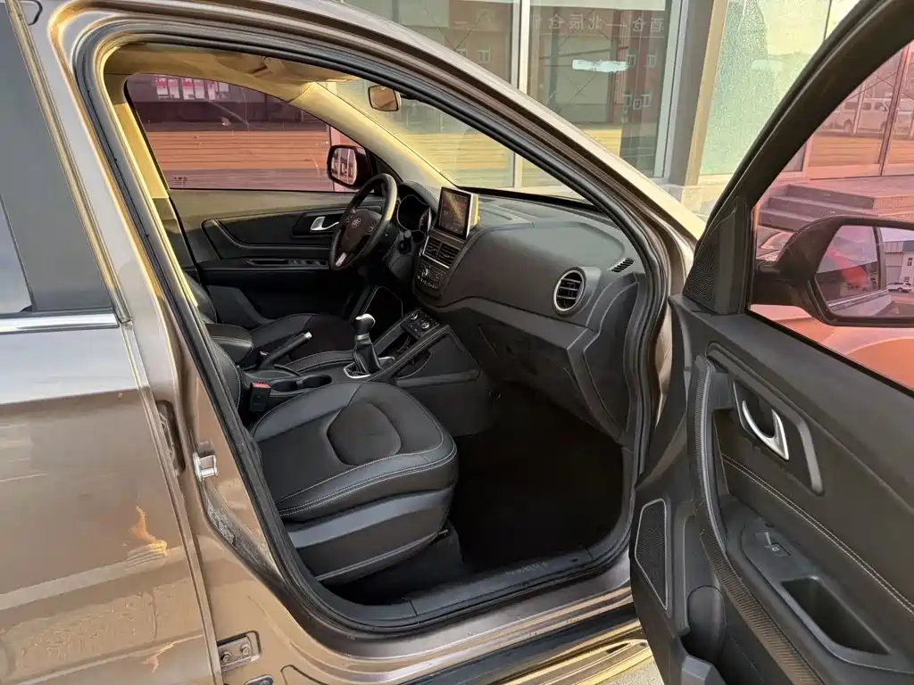 Besturn X40 2018 2018 Internet Celebrity Edition 1.6L Manual Luxury