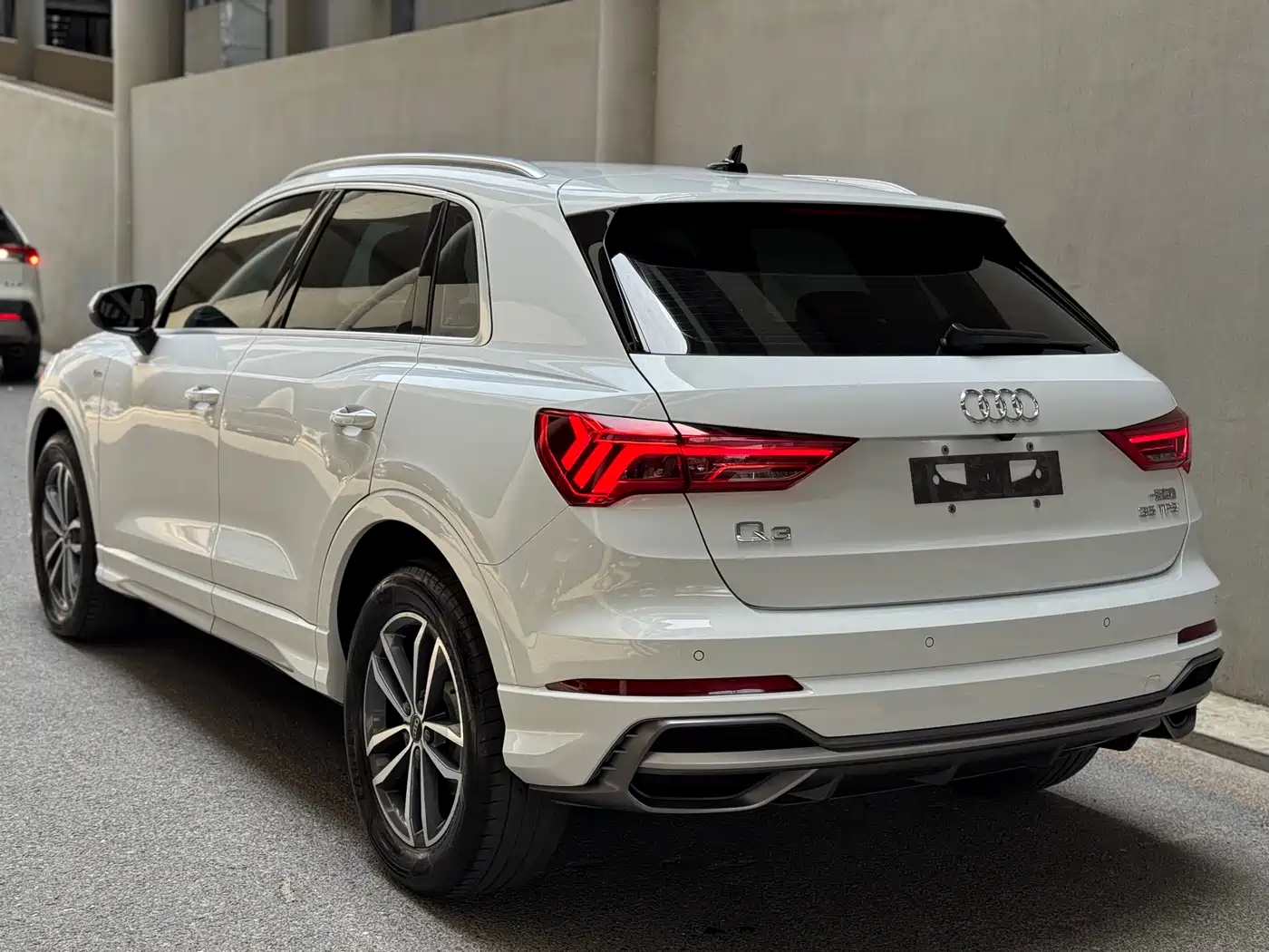 Audi Q3 2023 35 TFSI Progressive Dynamic (1.4T) фото 4