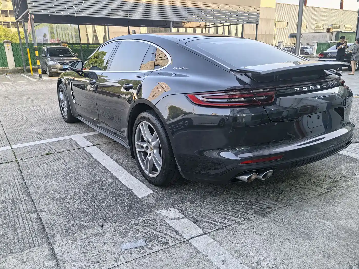 Porsche Panamera 2019 Panamera 4 Executive Long Wheelbase 2.9T фото 15