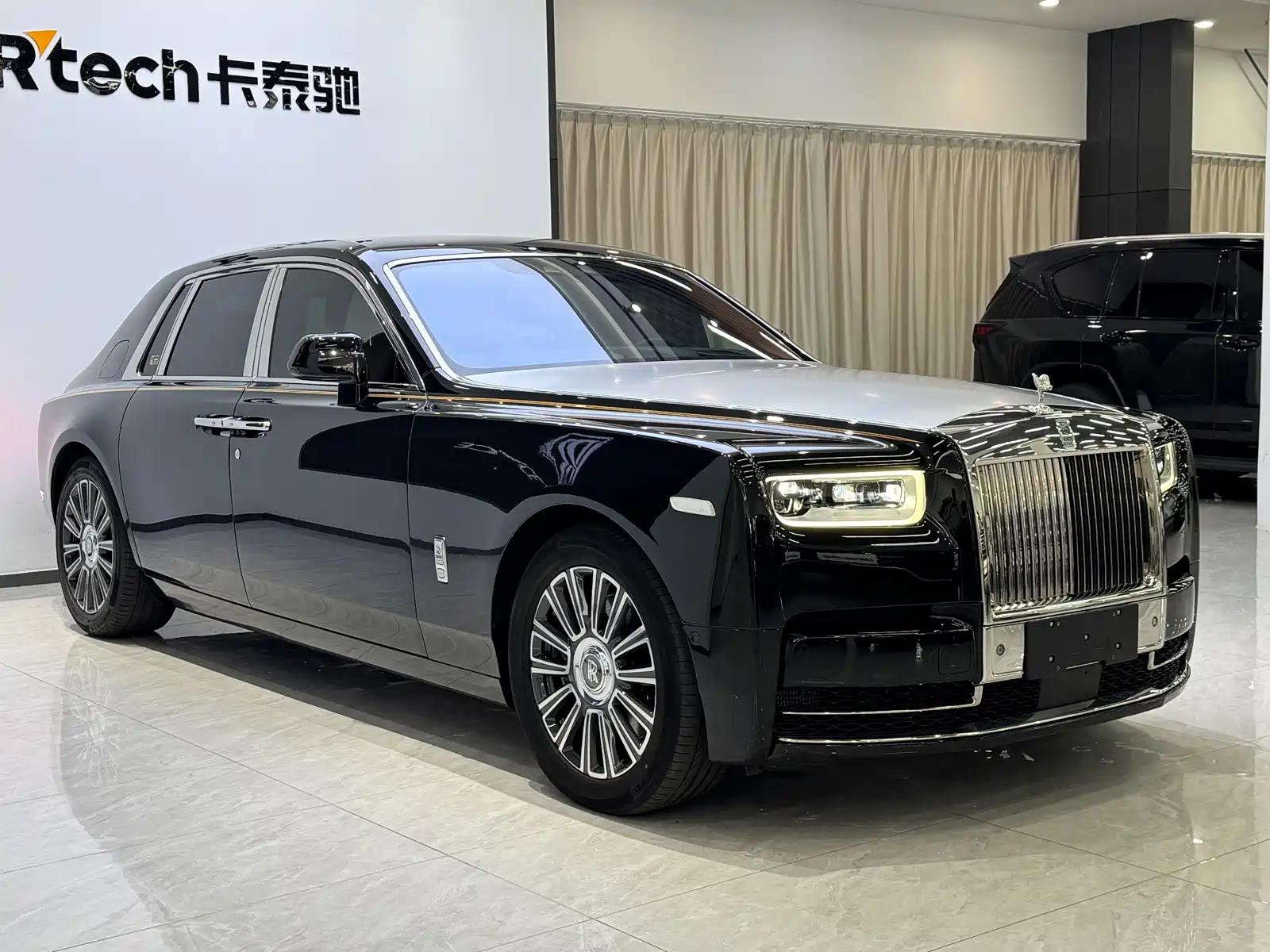 Фото 3 - Rolls-Royce Phantom