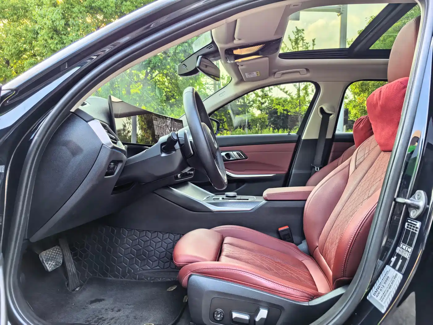 BMW 3 Series 2023 325i M Sport Black Night Package фото 6