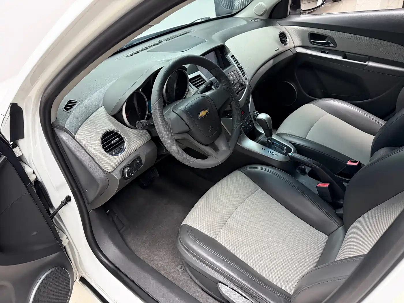 Chevrolet Cruze 2012 2012 1.6L SE AT