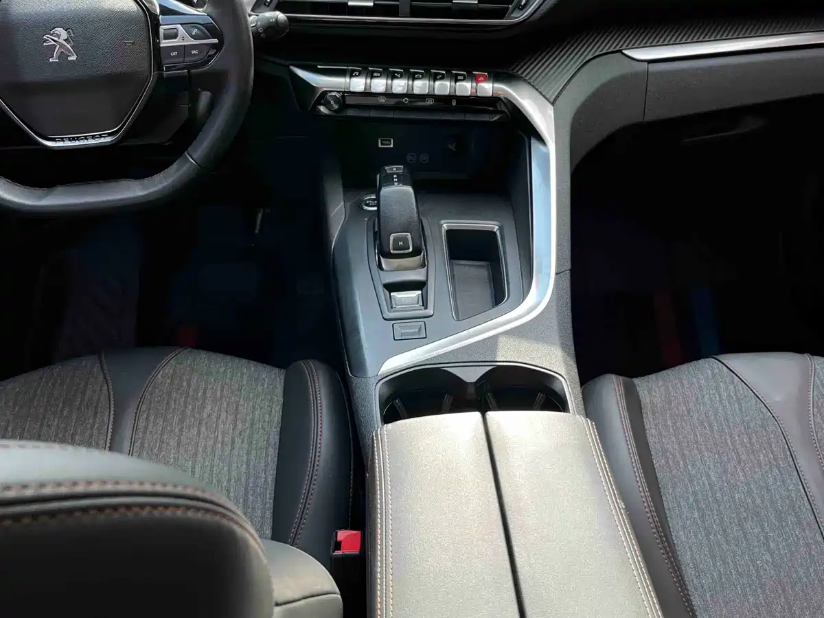 Peugeot 5008 2017 380THP 7-seat Elite Edition фото 24
