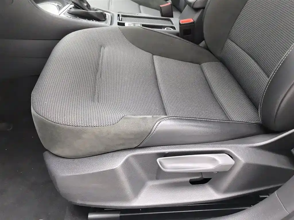 Volkswagen Golf 2018 230TSI Automatic Comfort фото 20