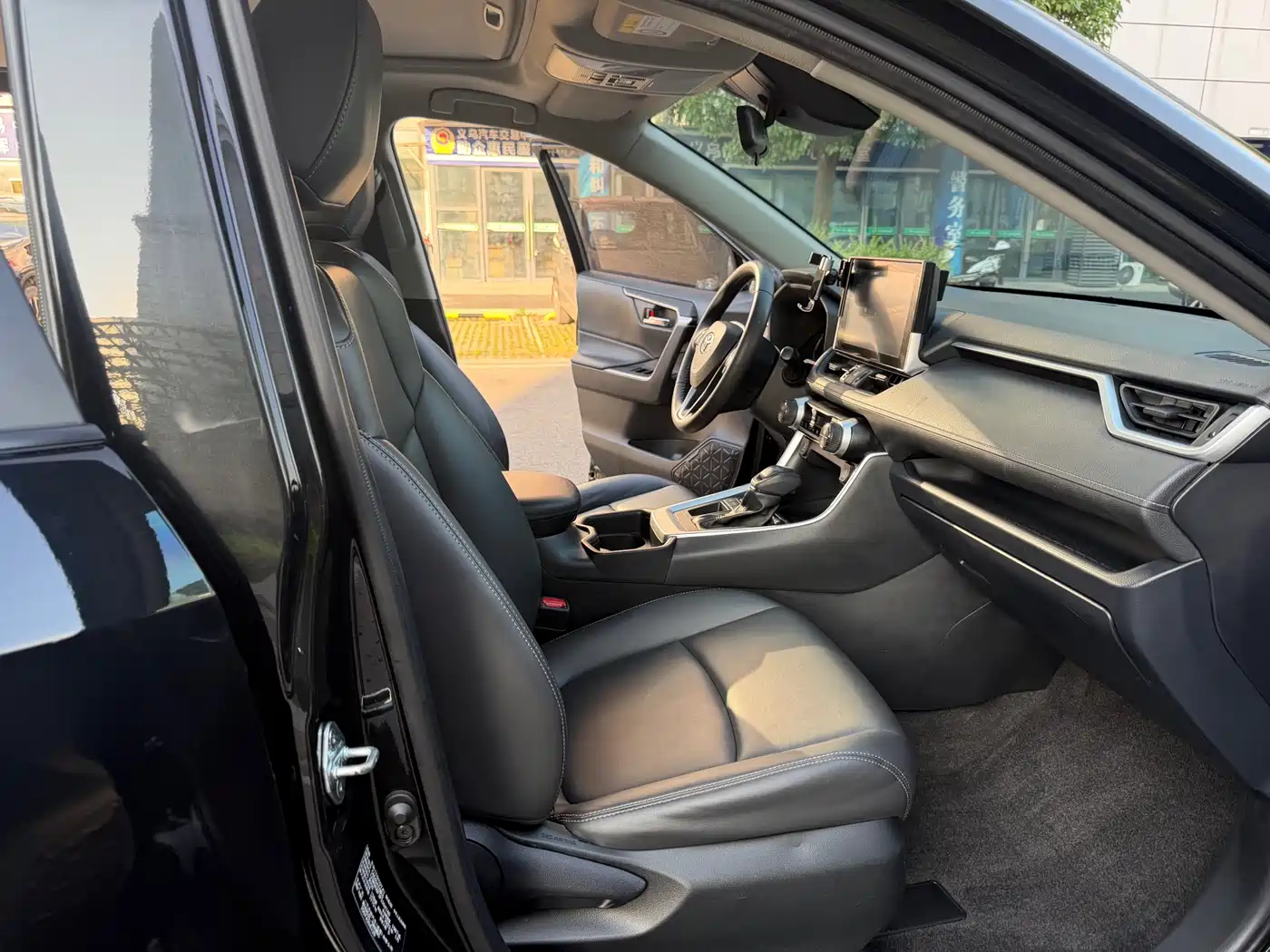Toyota RAV4 Rongfang 2022 2.0L CVT 2WD Trend Edition фото 12
