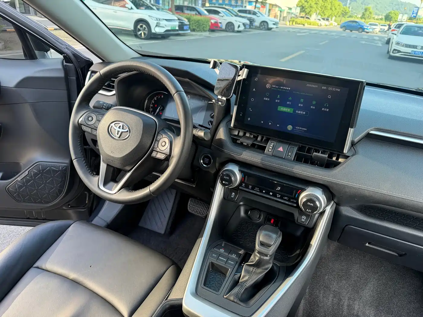 Toyota RAV4 Rongfang 2022 2.0L CVT 2WD Trend Edition фото 17