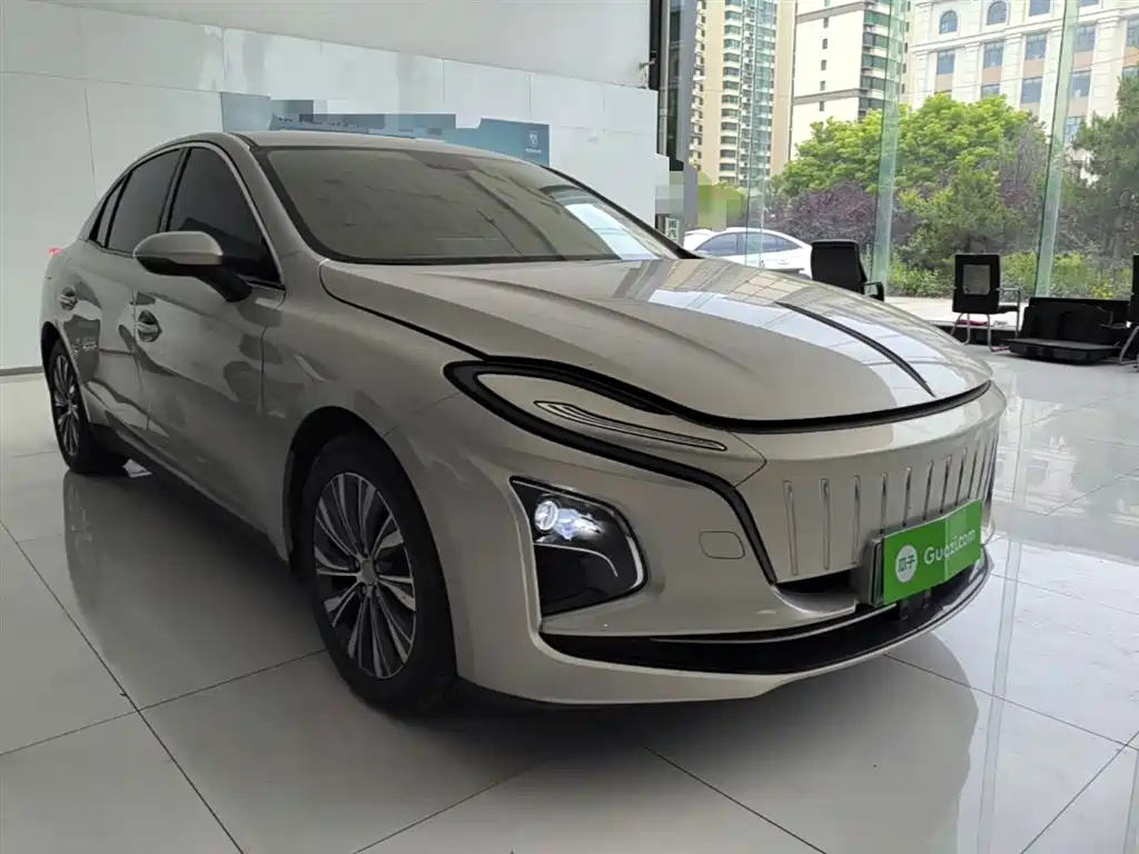 Hongqi E-QM5 2022 431km Charging Enjoyment Edition фото 22