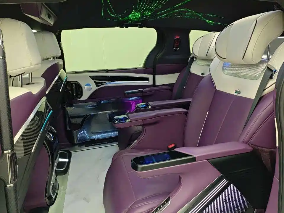 Toyota Granvia 2024 2.5L Hybrid Comfort фото 7
