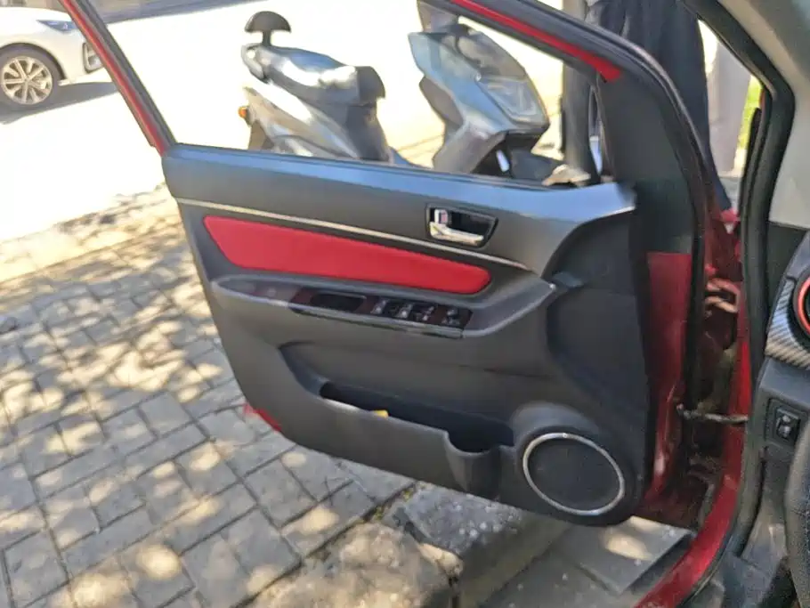 BAIC Senova X25 2016 2015 1.5L Automatic Elite
