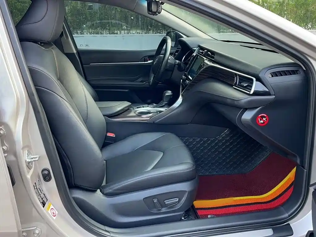 Toyota Camry 2018 2.0G Luxury Edition фото 16