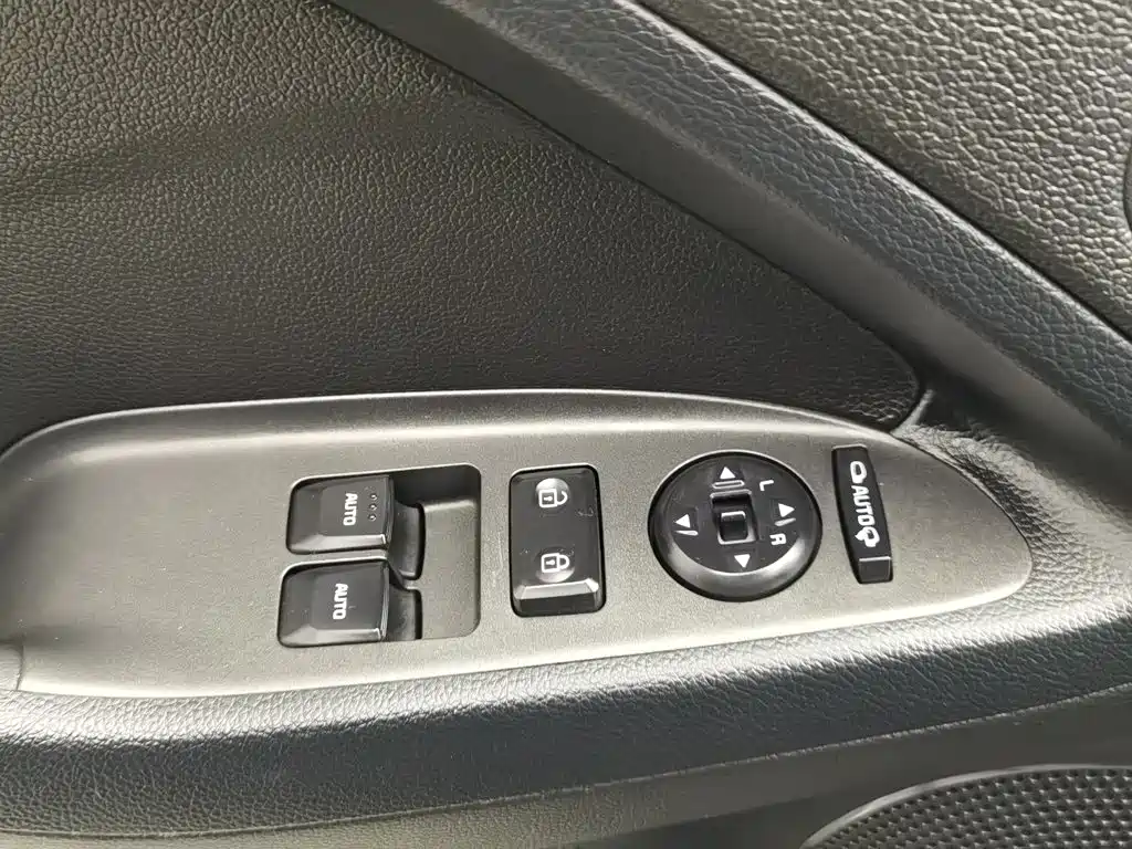 Kia Shuma 2018 2014 1.6T Fashion Edition China IV