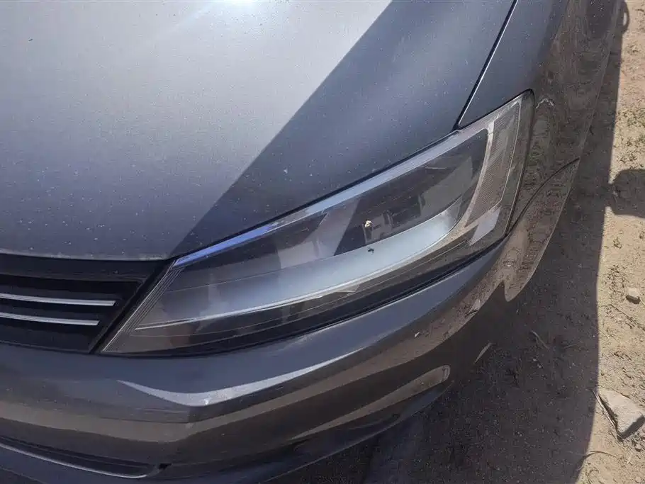 Volkswagen Sagitar 2012 1.6L Automatic Comfort Type фото 5