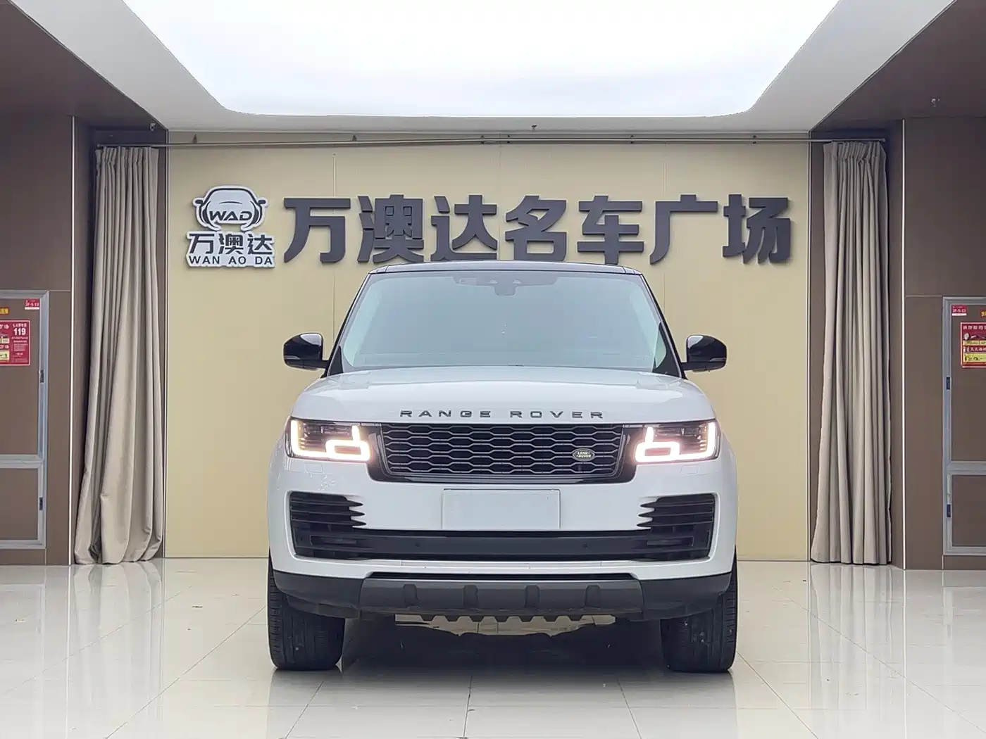 Land Rover Range Rover 2018 3.0 SC V6 Vogue Heritage Extended Edition фото 2