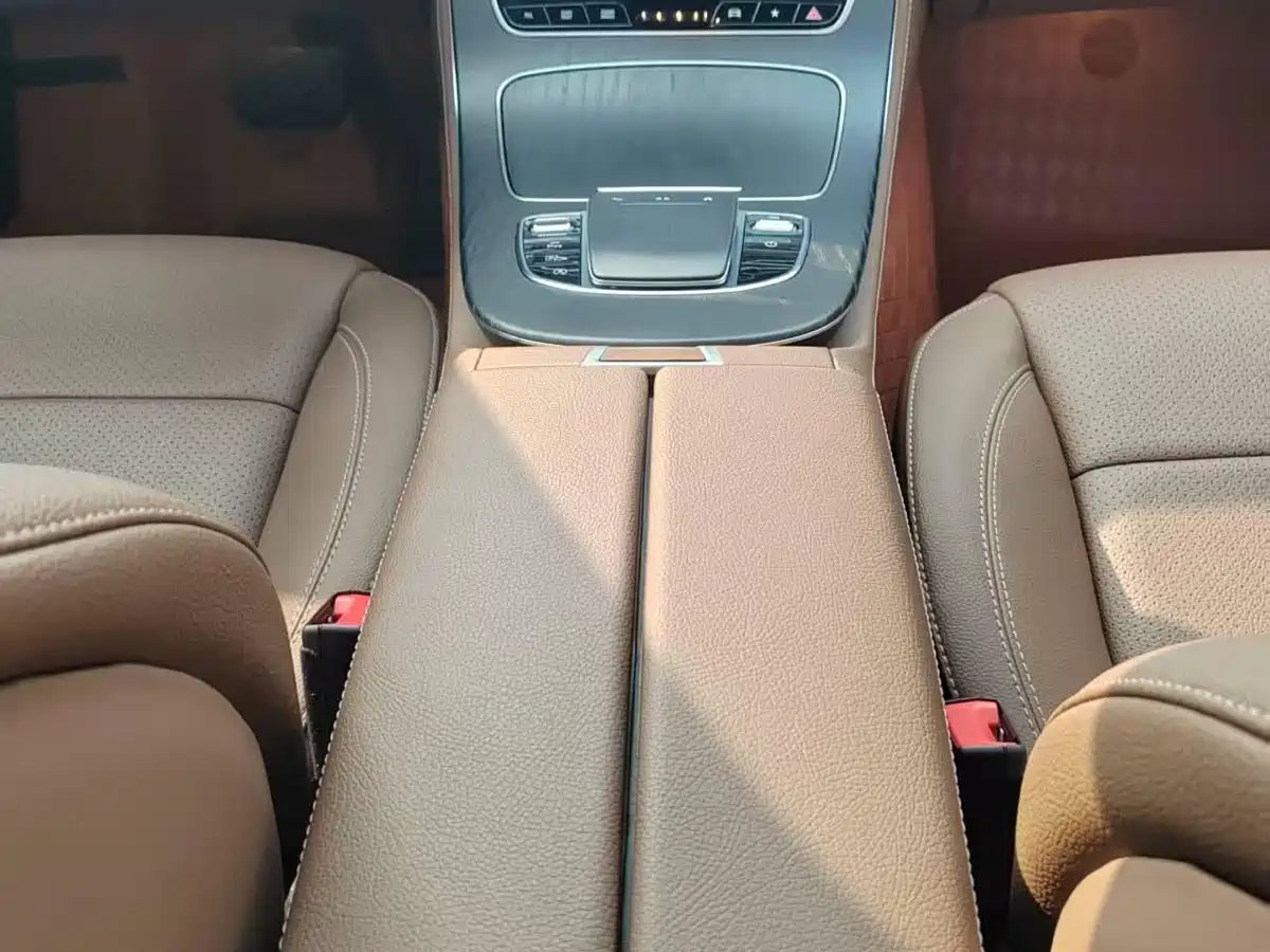 Mercedes-Benz E-Class 2023 E 300 L Sport Fashion фото 10