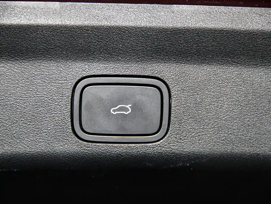 AITO Wenjie AITO M8 2025 Model Extended Range Ultra Edition 53.4kWh 5-Seater фото 36