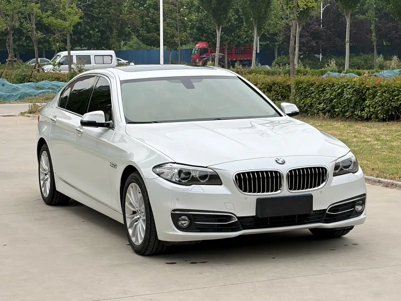 BMW 5 Series 2014 525Li Luxury Design Package фото 3