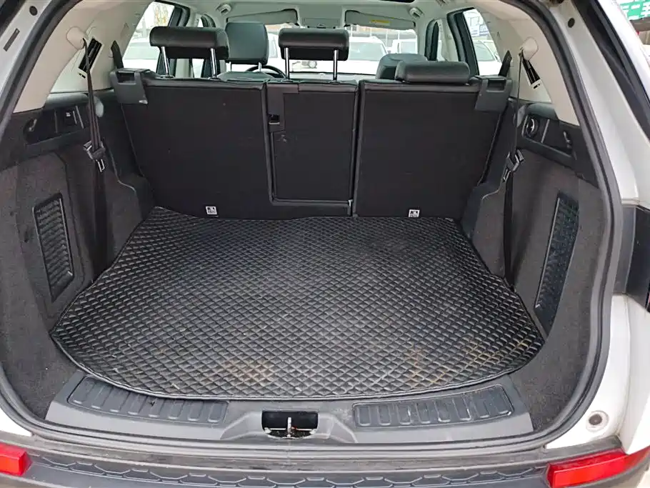 Land Rover Discovery Sport 2017 2.0T HSE фото 4