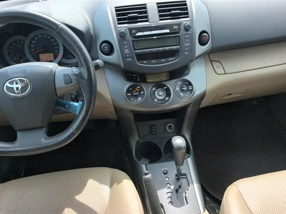Toyota RAV4 Rongfang 2011 2.4L Automatic 4WD Luxury Edition фото 13