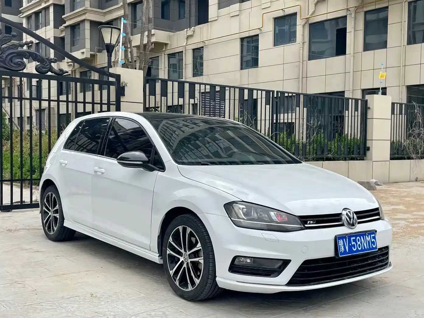 Volkswagen Golf 2016 1.4TSI Automatic R-Line фото 3