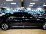 Photo 9 - Hyundai Equus