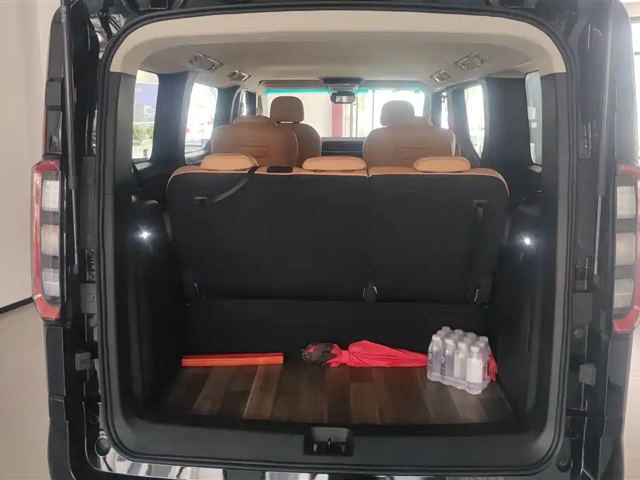 Yuan Cheng Farizon Super VAN 2025 Yuecheng Edition Short Wheelbase Low Roof 83kWh фото 4