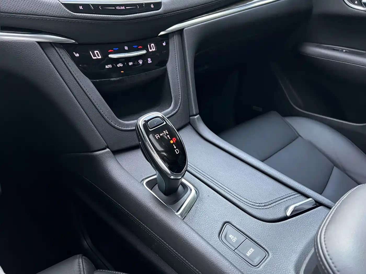 Cadillac XT5 2016 2016 25T Luxury Model
