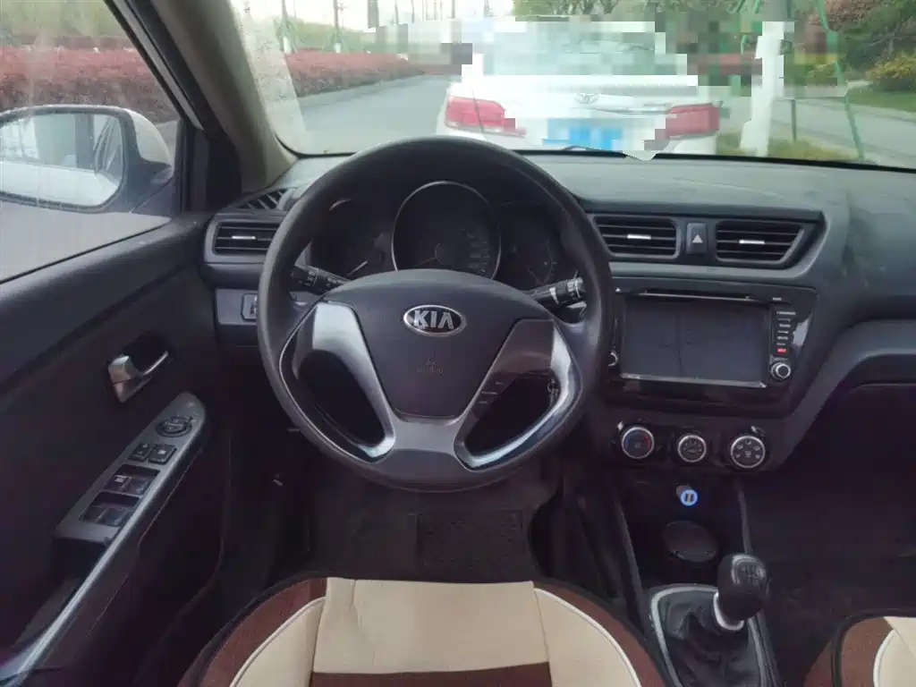 Kia K2 2015 Sedan 1.4L MT GLS фото 3
