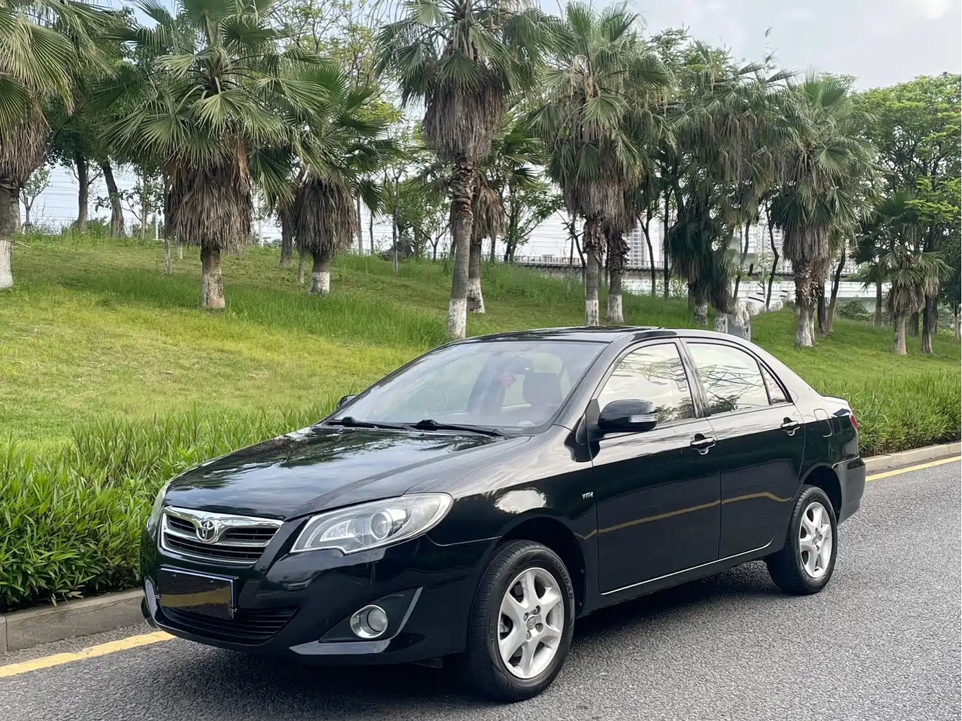 Toyota Corolla 2013 1.6L Automatic Luxury
