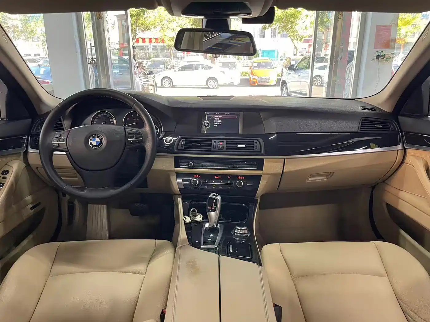 BMW 5 Series 2012 520Li Elegance фото 9