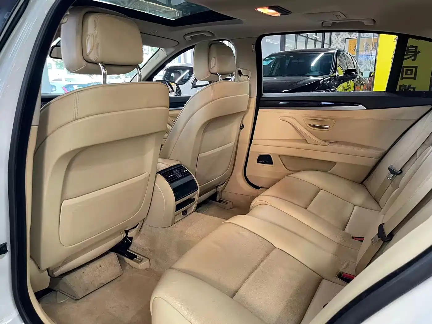 BMW 5 Series 2012 520Li Elegance фото 8