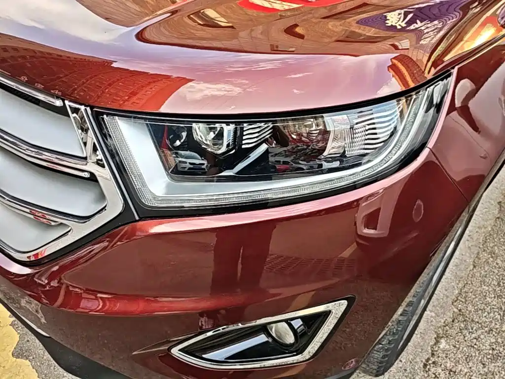 Фото 24 - Ford Edge