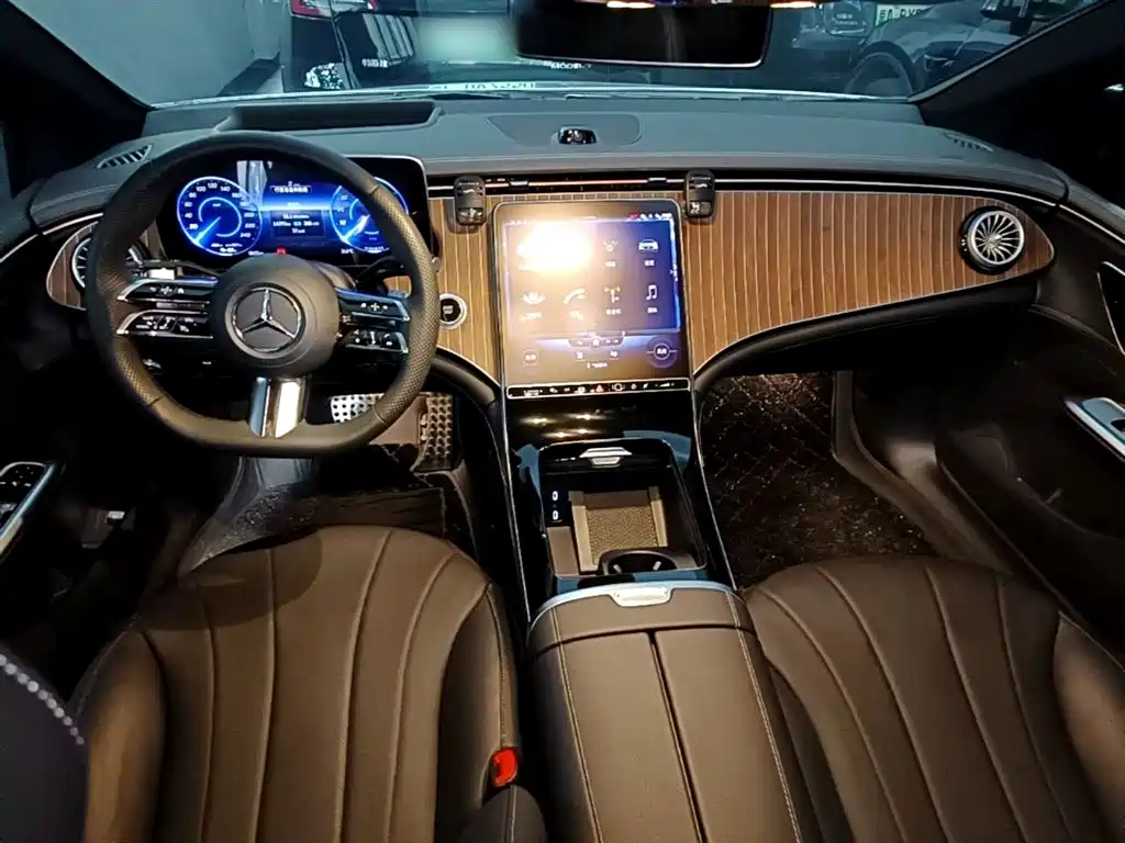 Mercedes-Benz EQE 2022 350 Luxury Edition фото 10