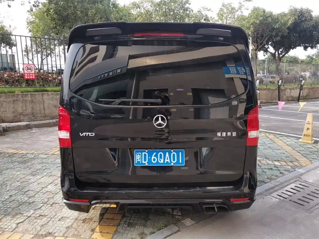 Mercedes-Benz Vito 2023 2.0T Business 7-Seater фото 10